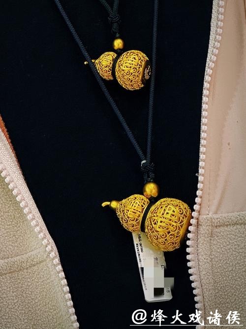 文班亚马不止参禅 还戴上了中国“福禄”葫芦 文班亚马不止参禅 还戴上了中国“福禄”葫芦