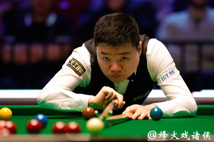 丁俊晖6-4海菲尔德晋级 中国5人挺进斯诺克国锦赛16强 丁俊晖6-4海菲尔德晋级 中国5人挺进斯诺克国锦赛16强