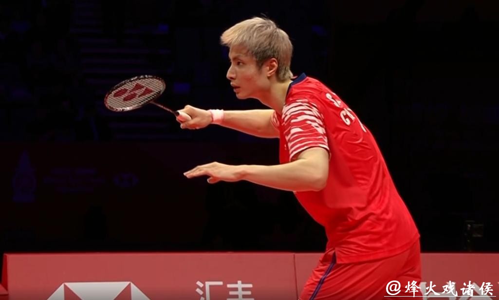 世界羽联年终总决赛 石宇奇2-0昆拉武特晋级决赛 世界羽联年终总决赛 石宇奇2-0昆拉武特晋级决赛