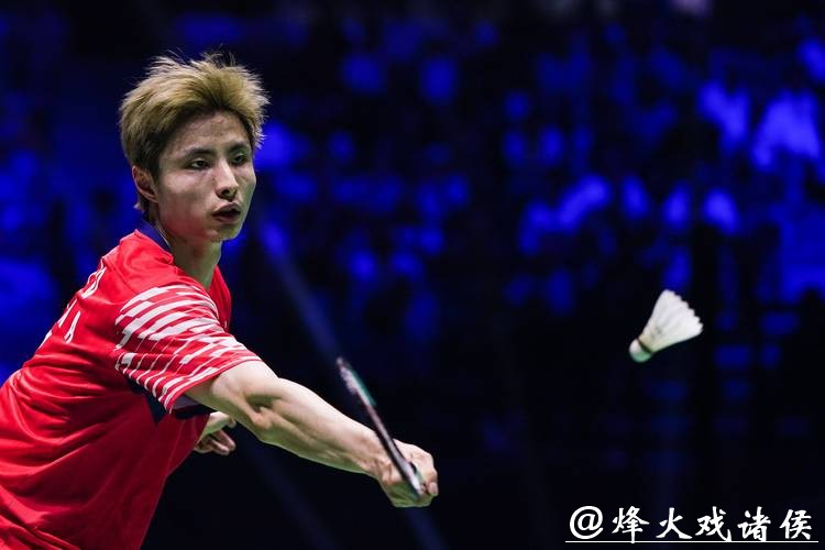 世界羽联年终总决赛 石宇奇2-0昆拉武特晋级决赛 世界羽联年终总决赛 石宇奇2-0昆拉武特晋级决赛