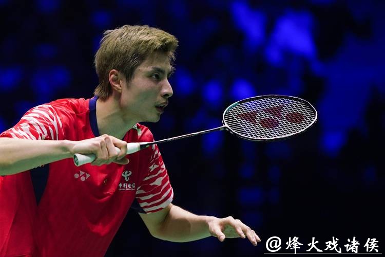 世界羽联年终总决赛 石宇奇2-0昆拉武特晋级决赛 世界羽联年终总决赛 石宇奇2-0昆拉武特晋级决赛